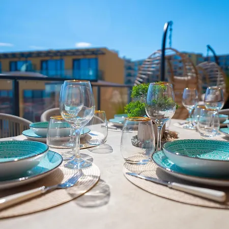 Апартаменти Complex Bella With Free Parking,jacuzzi,bbq