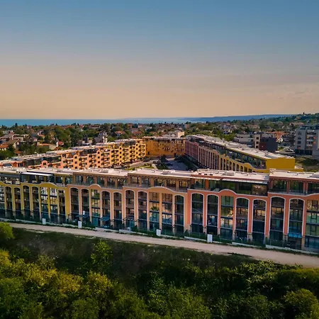 Апартаменти Complex Bella With Free Parking,jacuzzi,bbq