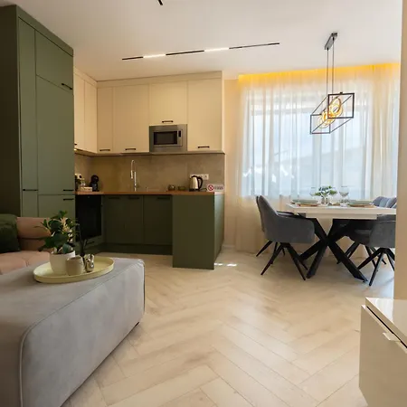Complex Bella With Free Parking,jacuzzi,bbq Апартаменти
