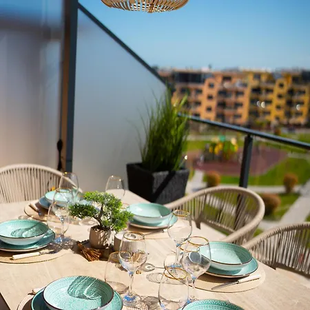 Апартаменти Complex Bella With Free Parking,jacuzzi,bbq