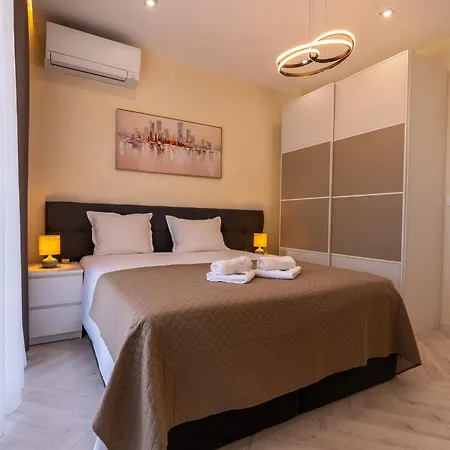 Complex Bella With Free Parking,jacuzzi,bbq Апартаменти