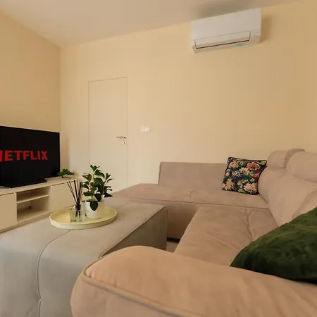 Complex Bella With Free Parking,jacuzzi,bbq Апартаменти *