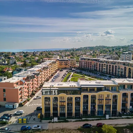 Complex Bella With Free Parking,jacuzzi,bbq Апартаменти